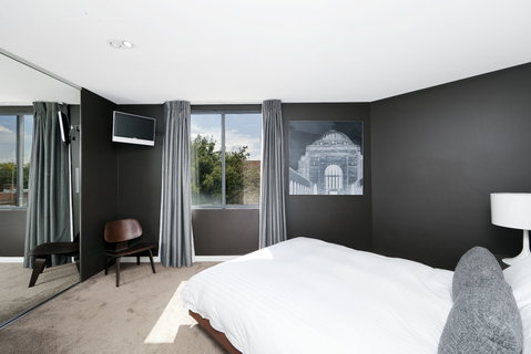 Astra Apartments The Griffin - Accommodation NT 6