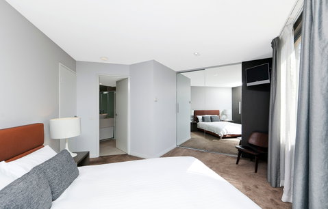 Astra Apartments The Griffin - Accommodation NT 10