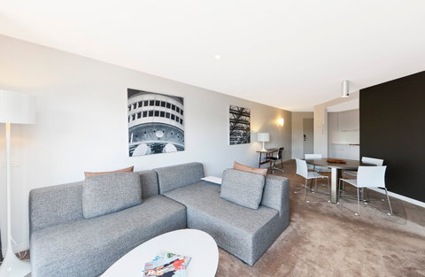 Astra Apartments The Griffin - Accommodation NT 11