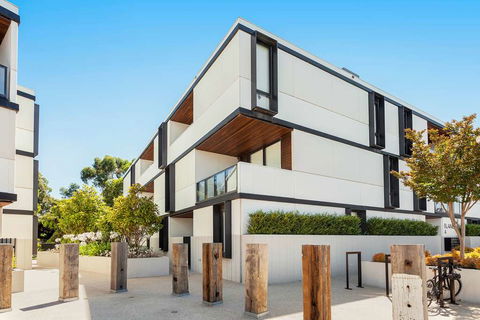 Clayton Serviced Apartments - NT Tourism 0