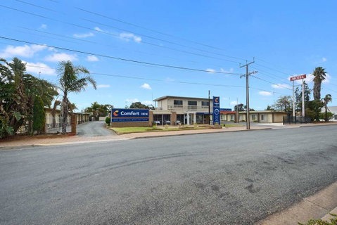 Comfort Inn Flinders on Main - Accommodation NT 1