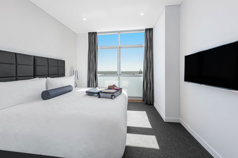 Meriton Suites Chatswood - NT Tourism 0