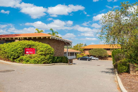 Nightcap At Wanneroo Tavern - Accommodation NT 0