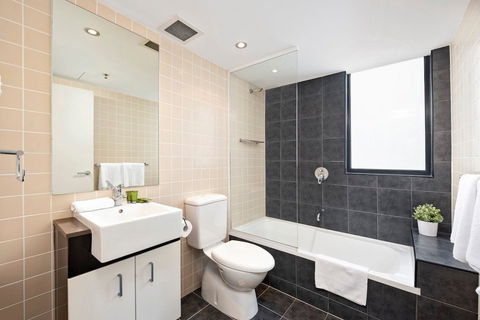 Astra Apartments Parramatta - Accommodation NT 7