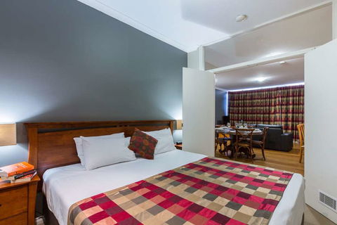 Mont Clare Boutique Apartments - Accommodation NT 4