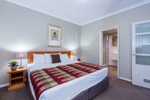 Mont Clare Boutique Apartments - Accommodation NT 6