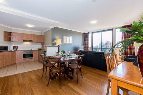Mont Clare Boutique Apartments - Accommodation NT 10
