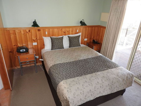 Golden Heritage Motor Inn & Cottages - Accommodation NT 6