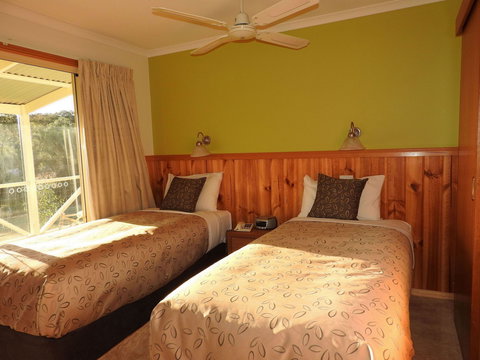 Golden Heritage Motor Inn & Cottages - Accommodation NT 8