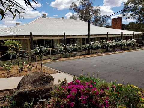 Golden Heritage Motor Inn & Cottages - Accommodation NT 11