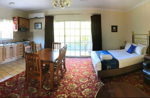 Meramie Motor Inn - Accommodation NT 3