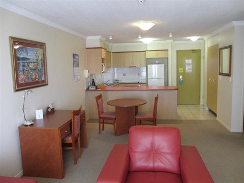 Springwood Tower Apartment Hotel - Accommodation NT 8