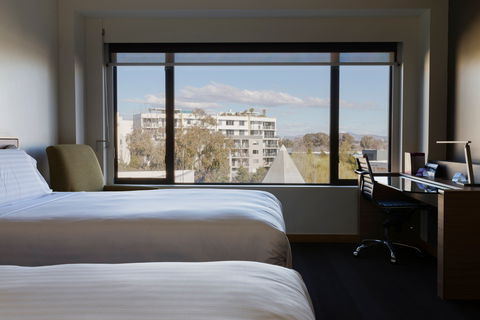 Crowne Plaza Canberra - Accommodation NT 4