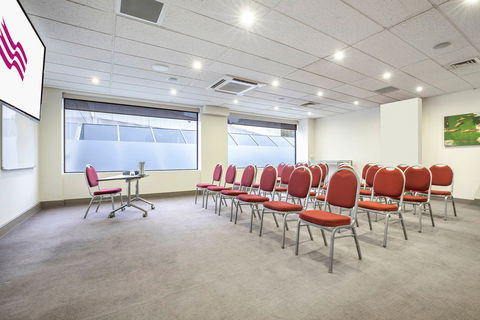 Crowne Plaza Canberra - Accommodation NT 9