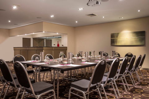 Crowne Plaza Canberra - Accommodation NT 10