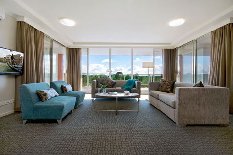 Pacific Suites Canberra - Accommodation NT 1