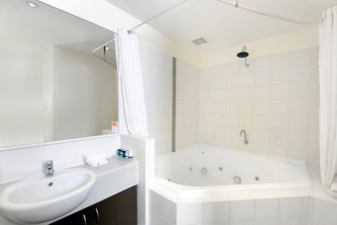 Assured Ascot Quays Apartment Hotel - Accommodation NT 7