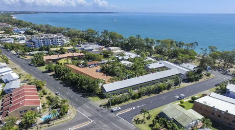 The Beach Motel Hervey Bay - NT Tourism 0