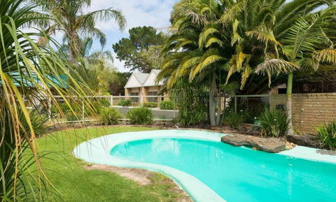 Tropicana Motor Inn - Accommodation NT 0