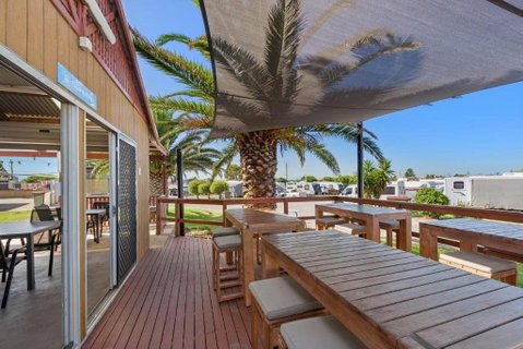 Discovery Parks Adelaide Beachfront - Accommodation NT 1