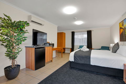 Windmill Motel And Events Centre - Accommodation NT 2