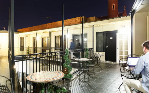 Airport Hotel Sydney - NT Tourism 0