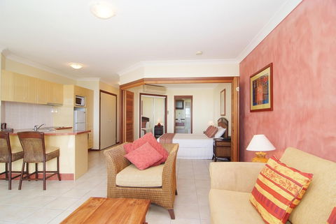 At Waters Edge Resort - NT Tourism 2