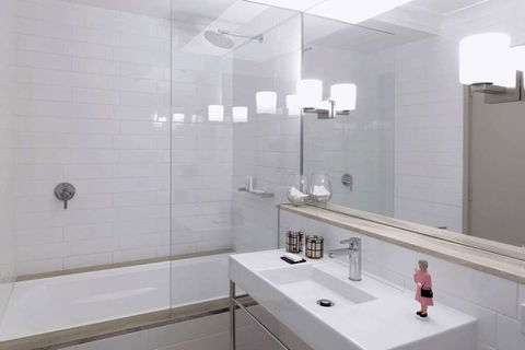 QT Canberra - Accommodation NT 17