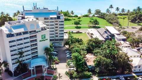 Holiday Inn Cairns Harbourside - Accommodation NT 17