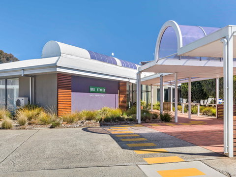 Ibis Styles Eagle Hawk Canberra Resort - Accommodation NT 1