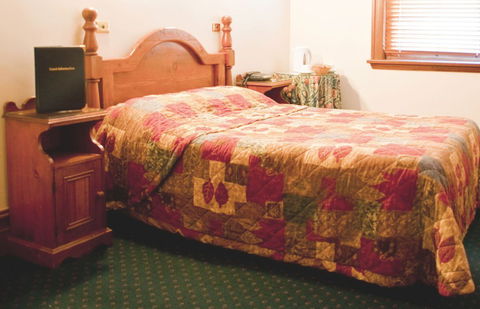 O'Malleys Hotel - Accommodation NT 1