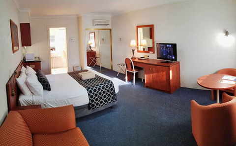 Amber Court Motor Inn - NT Tourism 1