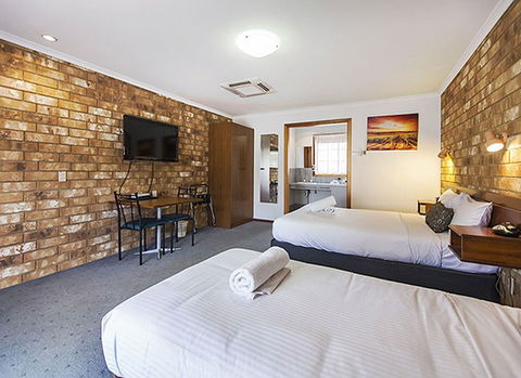 Clare Central Motel - NT Tourism 1