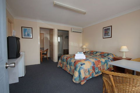 Alexander Motel & Peppercorn Restaurant - Accommodation NT 0
