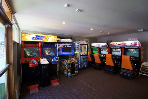 Nightcap At High Flyer Hotel - NT Tourism 2