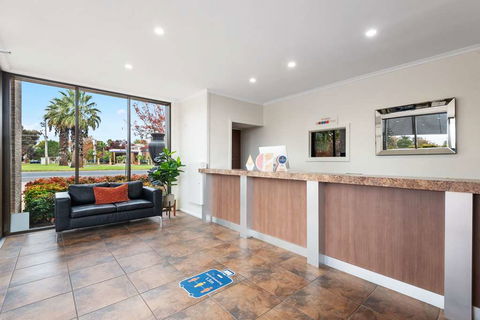 Comfort Inn Deakin Palms - Accommodation NT 0