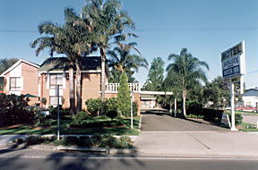 Avaleen Lodge Motor Inn - Accommodation NT 0
