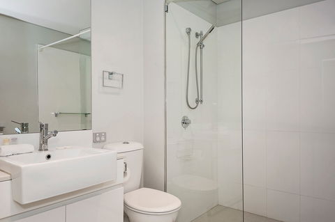 Astra Apartments Perth - Accommodation NT 2