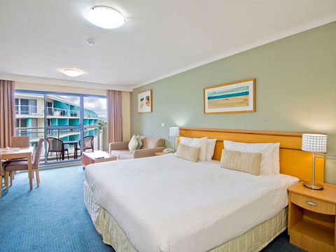 Oaks Waterfront Resort - NT Tourism 2