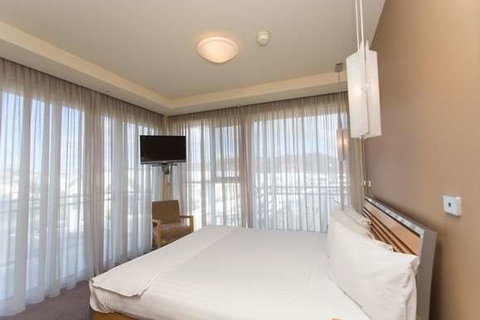 Peppers Seaport Hotel - Accommodation NT 1