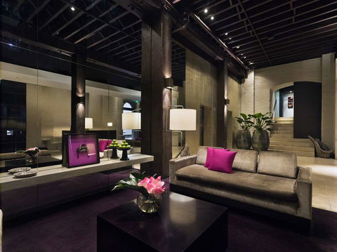 Establishment Hotel - Accommodation NT 2