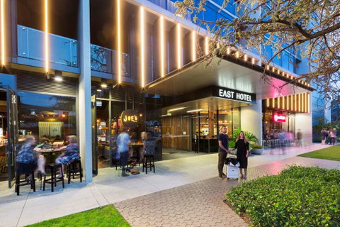 East Hotel - Accommodation NT 1