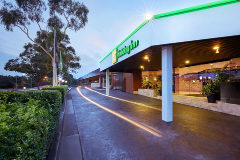 Holiday Inn Warwick Farm - NT Tourism 0