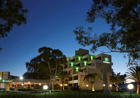 Holiday Inn Warwick Farm - NT Tourism 1