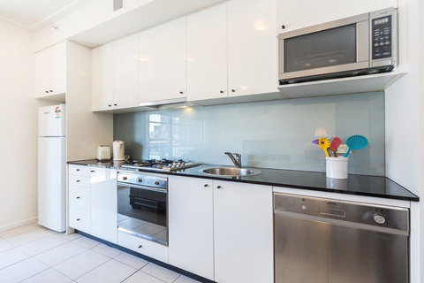 Astra Apartments Sydney CBD - Accommodation NT 2