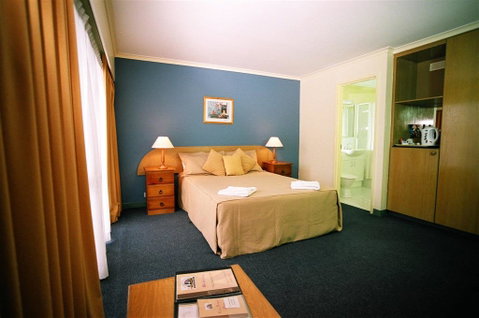 Mount Ommaney Hotel Apartments - Accommodation NT 2