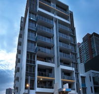 Meriton Suites Southport - Accommodation NT