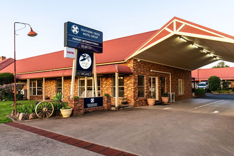 Parkes International - Accommodation NT 0