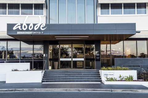 Abode Woden - Accommodation NT 22