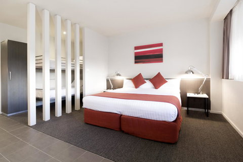 Abode Woden - Accommodation NT 20